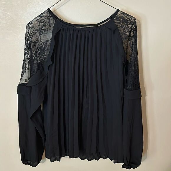 Express Pleated Lace Shoulder Crew Neck Long Sleeve Blouse Top Black M NWT - Picture 1 of 5